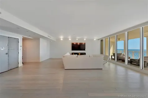 430 Grand Bay Drive Key Biscayne FL 33149