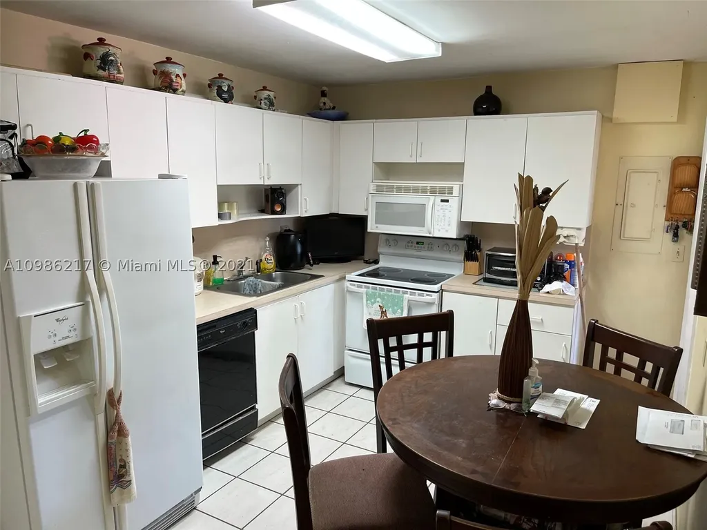 921 SW 93rd Place Miami FL 33174