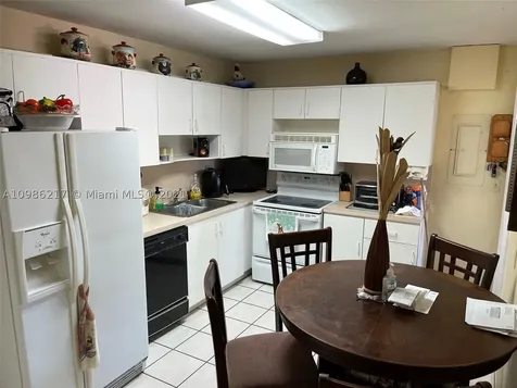 921 SW 93rd Place Miami FL 33174