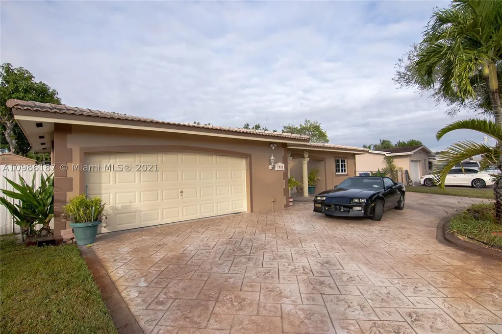 7521 Johnson Street Hollywood FL 33024