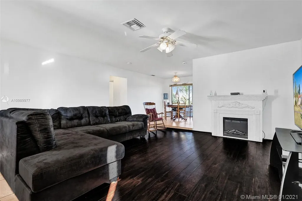 2500 NW 105th Lane Sunrise FL 33322