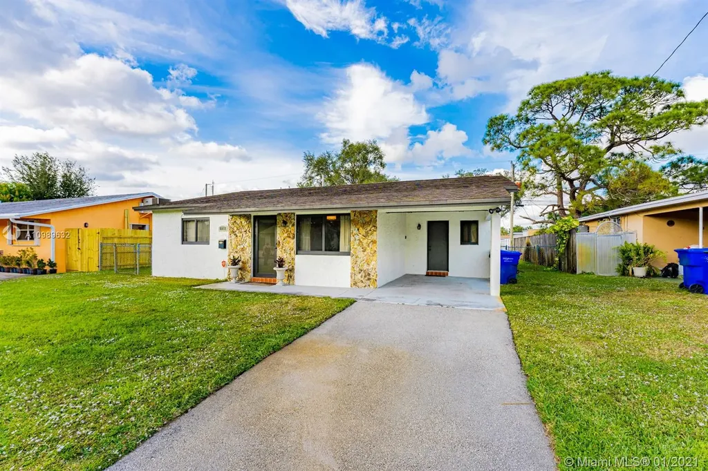 6871 Farragut Street Hollywood FL 33024