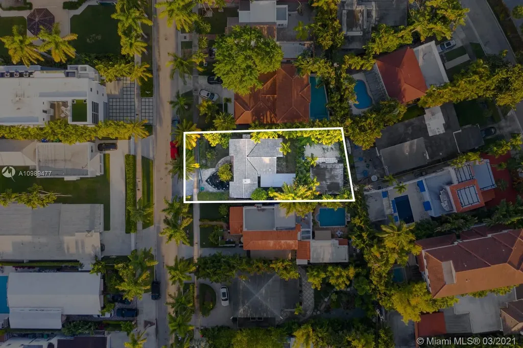 1790 Fairhaven Place Miami FL 33133