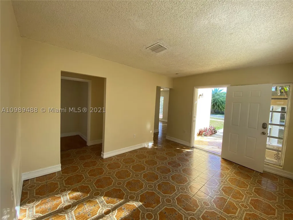 304 SW 6th Street Hallandale Beach FL 33009