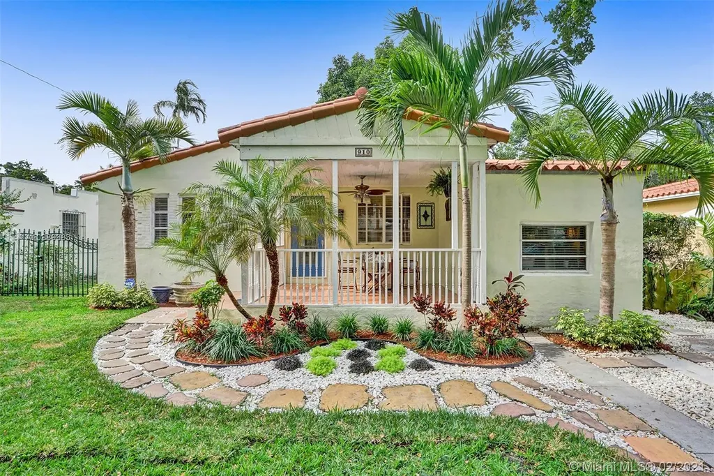 910 Monterey Street Coral Gables FL 33134