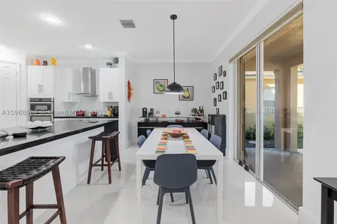 4002 W Gardenia Avenue Weston FL 33332