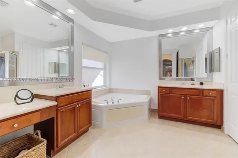 4002 W Gardenia Avenue Weston FL 33332