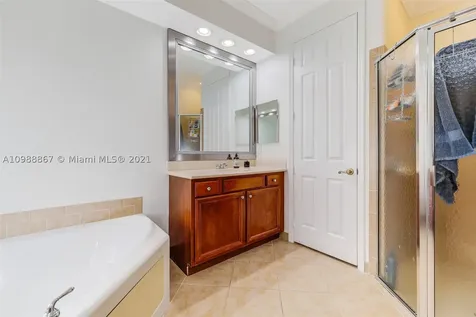 4002 W Gardenia Avenue Weston FL 33332