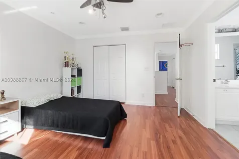 4002 W Gardenia Avenue Weston FL 33332