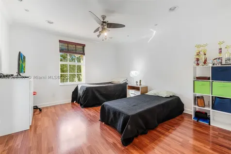 4002 W Gardenia Avenue Weston FL 33332