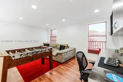4002 W Gardenia Avenue Weston FL 33332