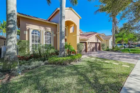 4002 W Gardenia Avenue Weston FL 33332