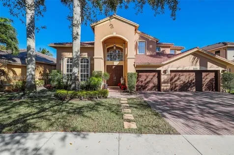 4002 W Gardenia Avenue Weston FL 33332