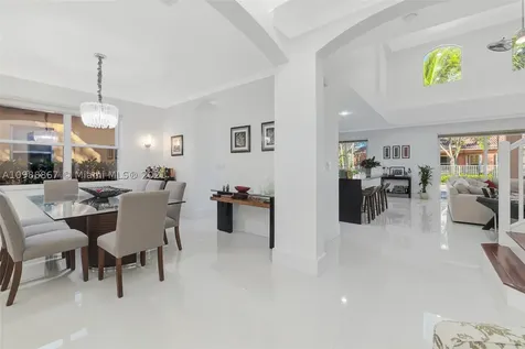 4002 W Gardenia Avenue Weston FL 33332