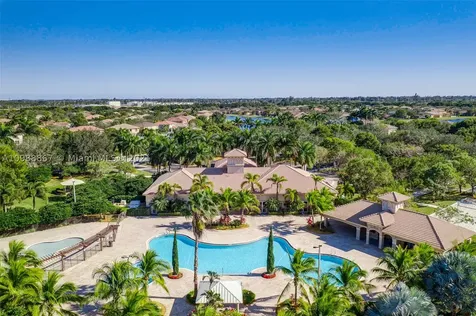 4002 W Gardenia Avenue Weston FL 33332