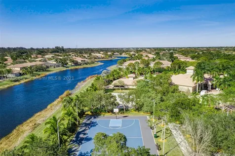 4002 W Gardenia Avenue Weston FL 33332