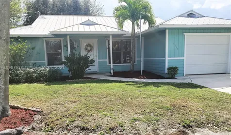 3726 SE Middle Street Stuart FL 34997