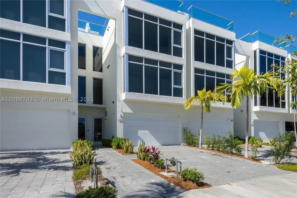 205 Hendricks Isle Fort Lauderdale FL 33301