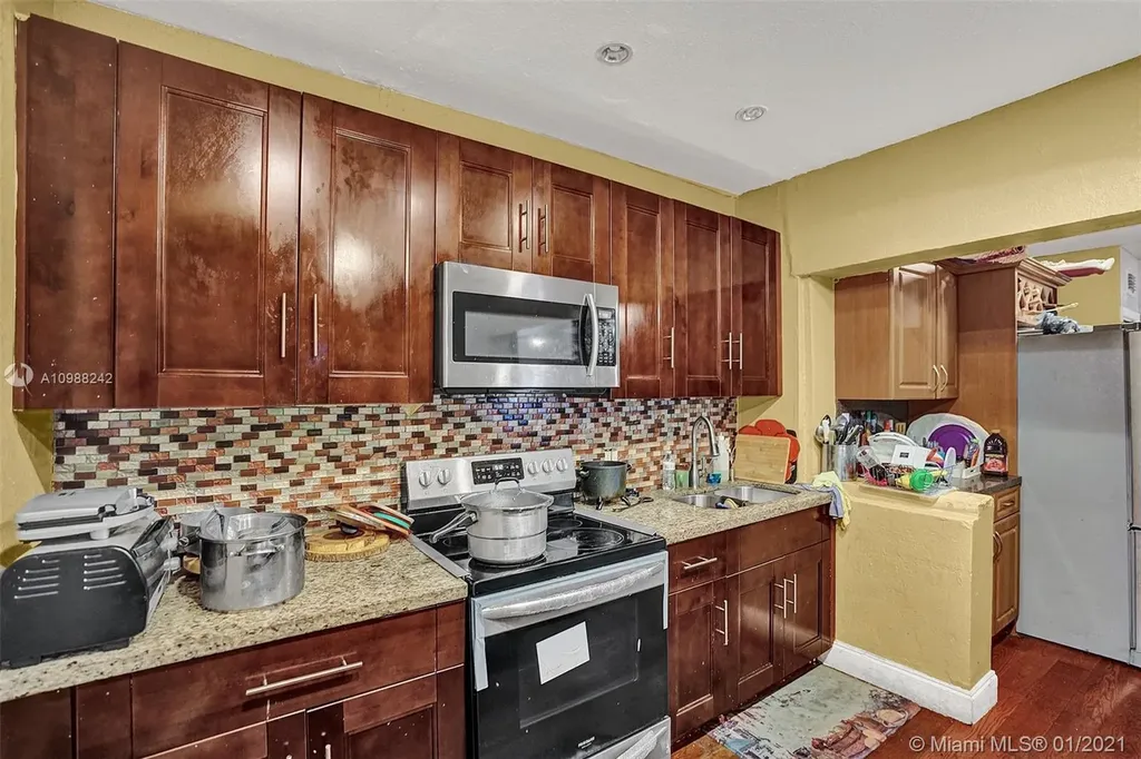 810 NE 124th Street North Miami FL 33161
