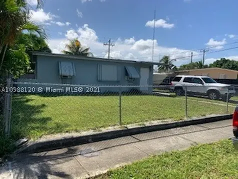 3810 SW 47th Avenue West Park FL 33023