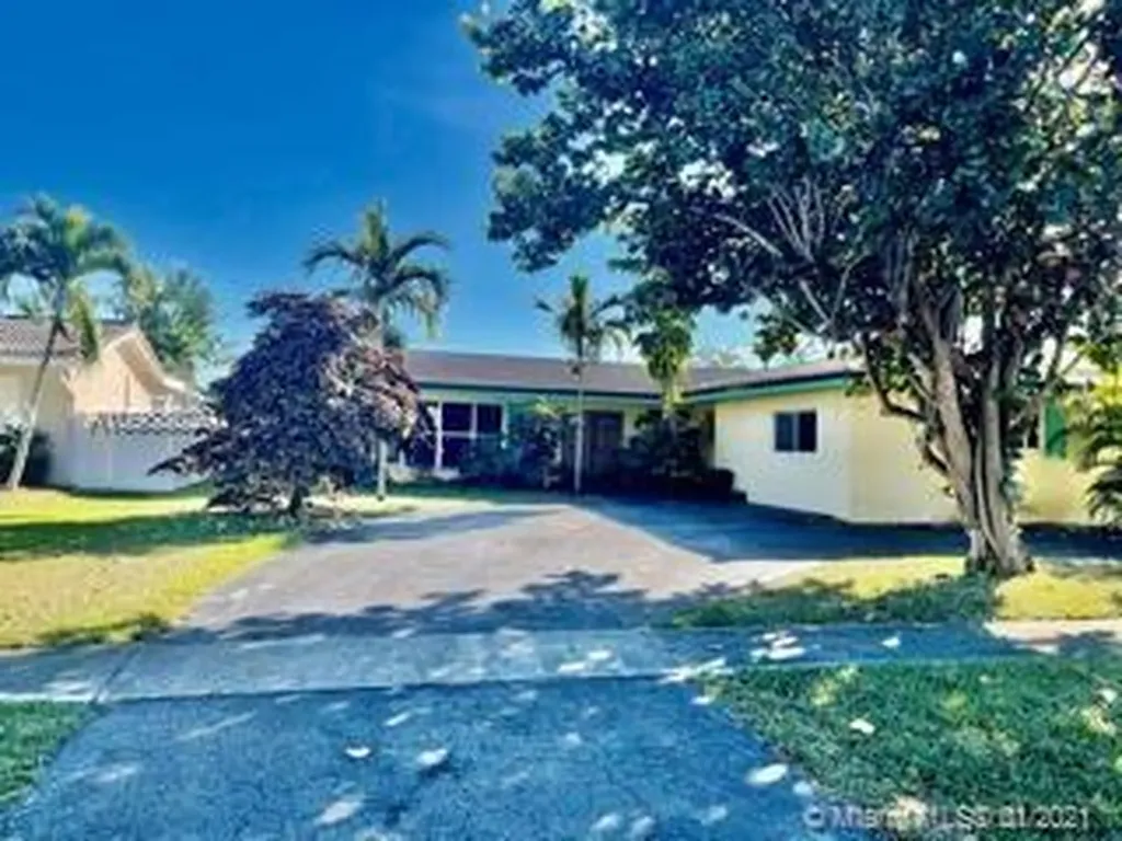 5122 Cleveland Street Hollywood FL 33021