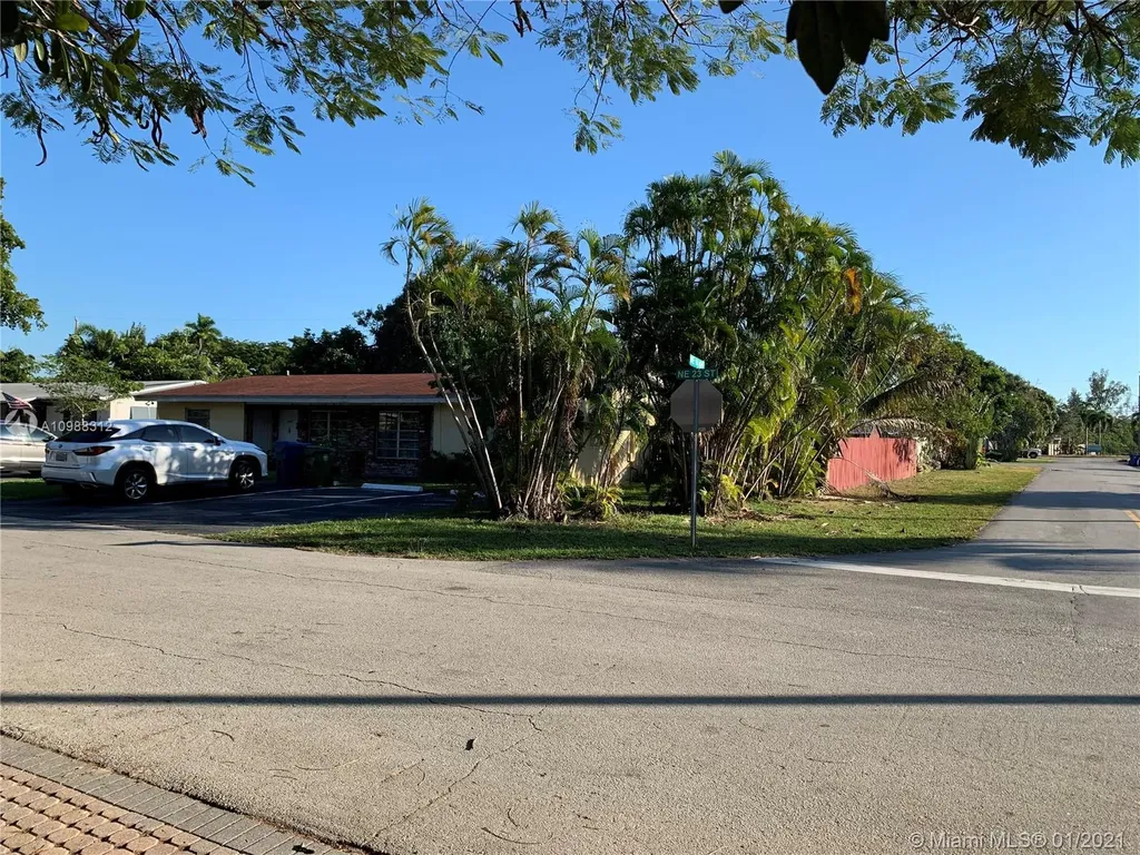 1400 NE 23rd Street Wilton Manors FL 33305