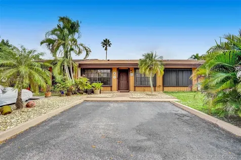 2361 Pecan Court Pembroke Pines FL 33026