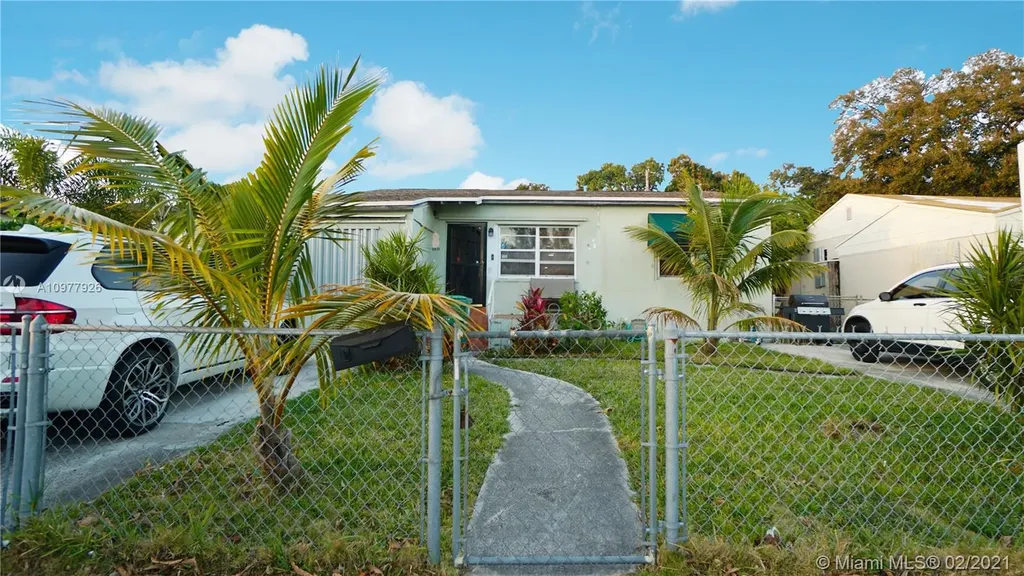 1071 NW 40th Street Miami FL 33127