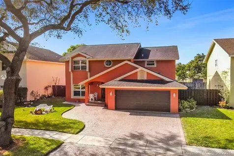 960 SW 95th Terrace Pembroke Pines FL 33025