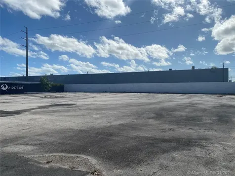 1880 NW 23rd Street Miami FL 33142