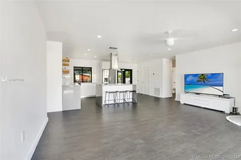 7630 Venetian Street Miramar FL 33023
