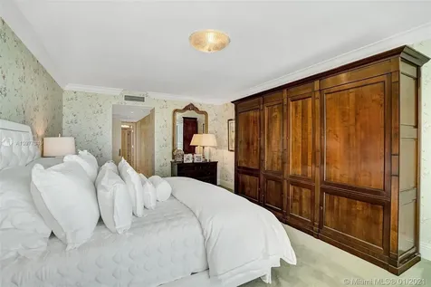 20201 E Country Club Drive Aventura FL 33180