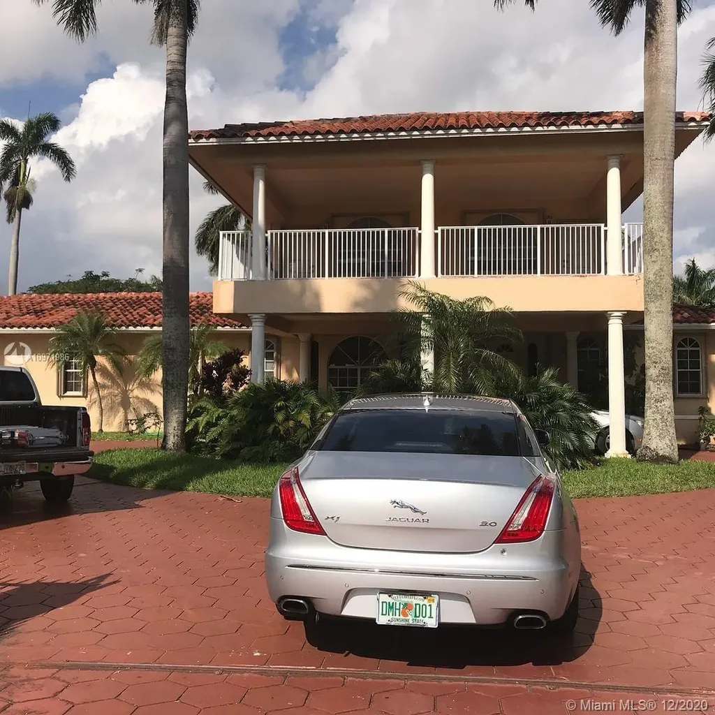 395 NE 154th Street Miami FL 33162