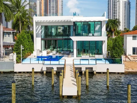 18530 N Bay Road Sunny Isles Beach FL 33160