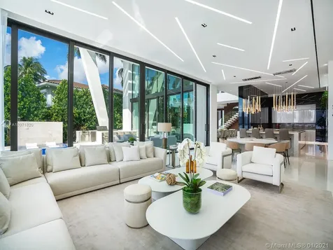 18530 N Bay Road Sunny Isles Beach FL 33160