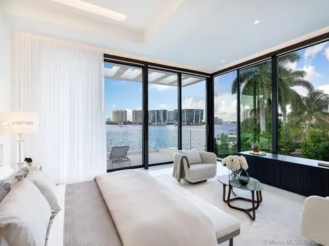 18530 N Bay Road Sunny Isles Beach FL 33160