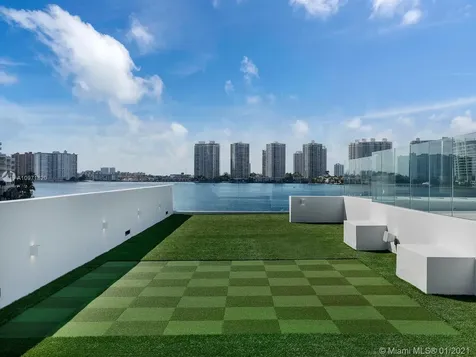 18530 N Bay Road Sunny Isles Beach FL 33160