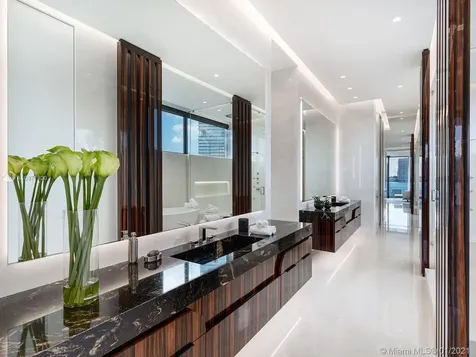 18530 N Bay Road Sunny Isles Beach FL 33160