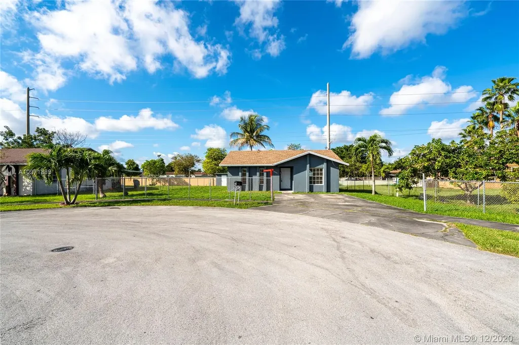 16904 SW 106th Court Miami FL 33157