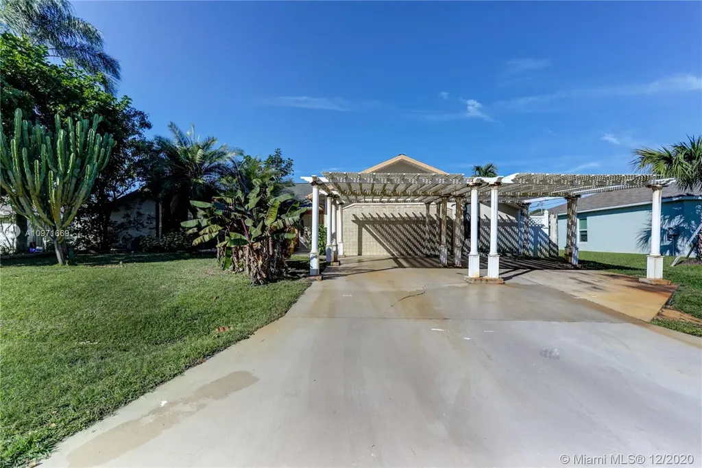 1974 SE Doverbrook Street Port St. Lucie FL 34983