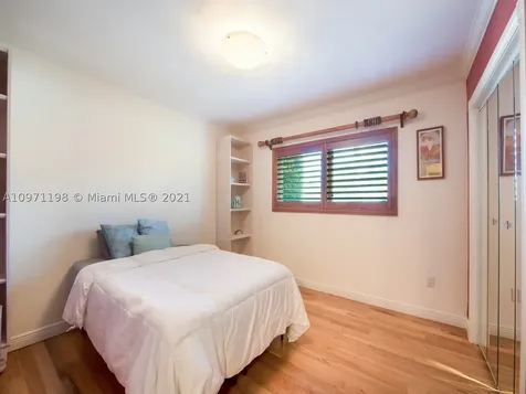 8615 SW 47th Terrace Miami FL 33155