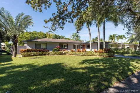 400 S 56th Terrace Hollywood FL 33023