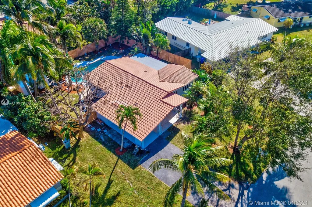 1800 SW 2nd Avenue Pompano Beach FL 33060