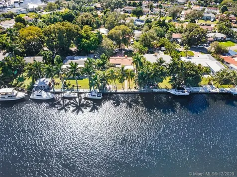 2051 NW 14th Street Miami FL 33125