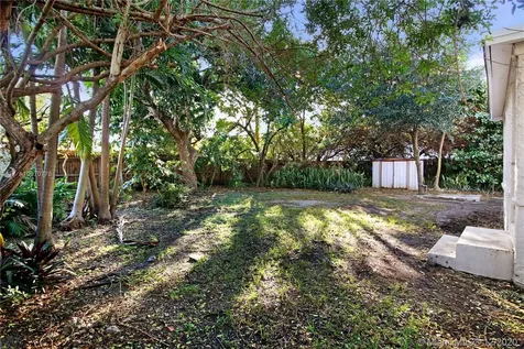 460 NE 126th Street North Miami FL 33161