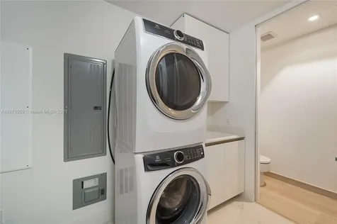 18975 Collins Avenue Sunny Isles Beach FL 33160
