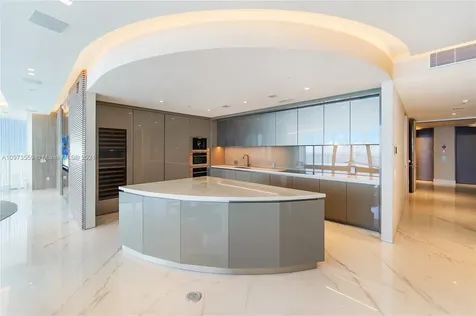 18975 Collins Avenue Sunny Isles Beach FL 33160