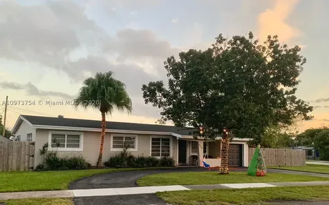 9430 Nassau Drive Cutler Bay FL 33189