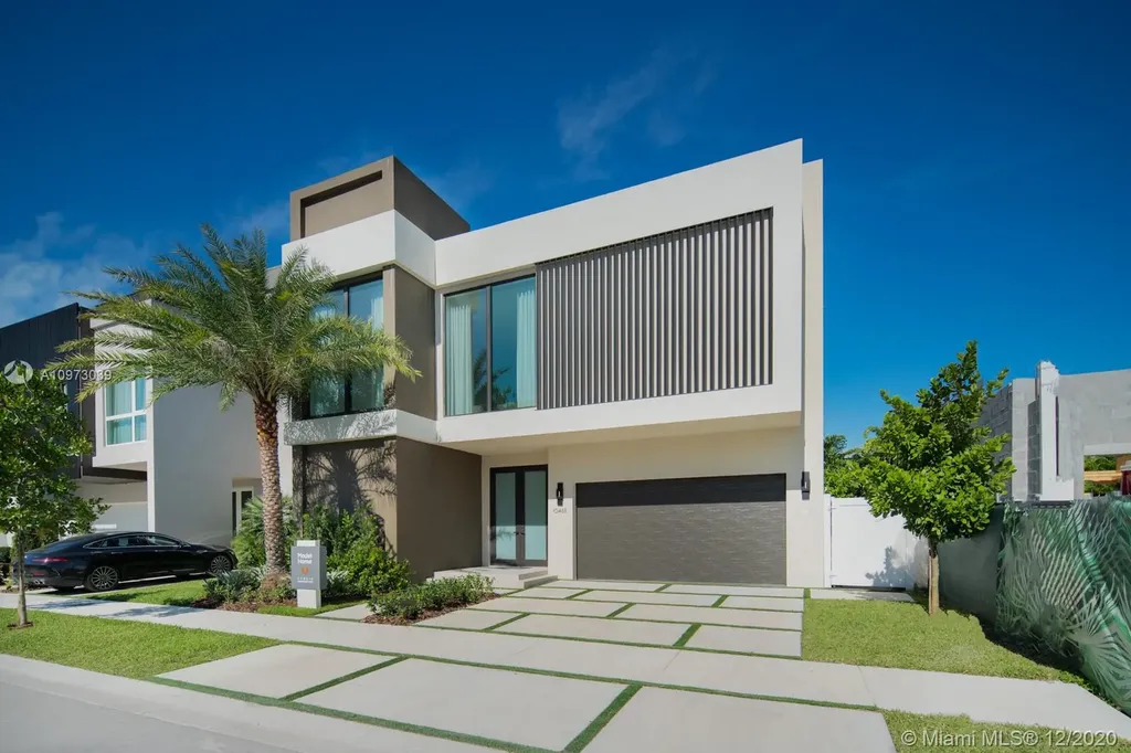 10530 NW 67th Terrace Doral FL 33178