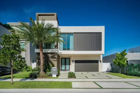 10530 NW 67th Terrace Doral FL 33178